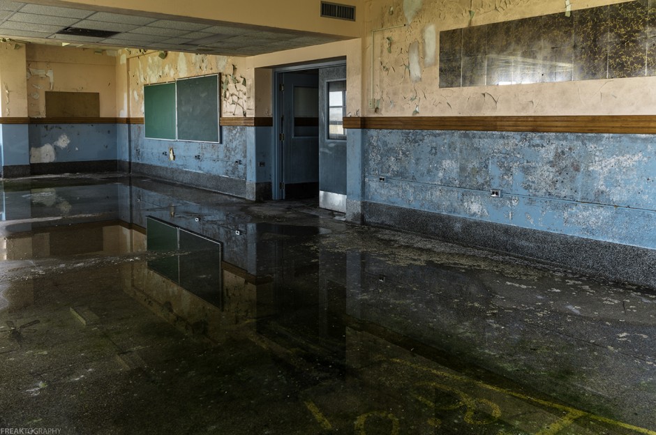 Abandoned Psychiatric Centre by Freaktography