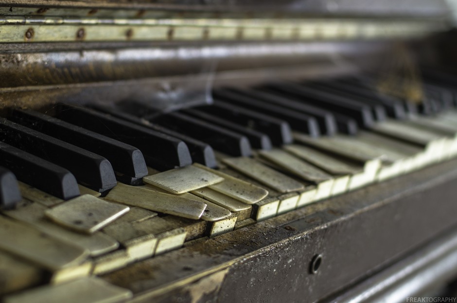 Piano in abandoned ontario church