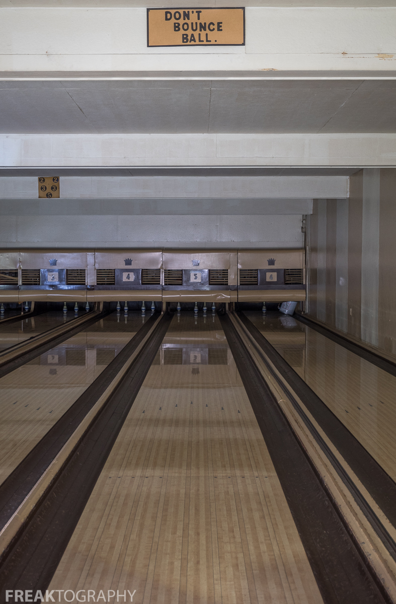 Abandoned Bowling Alley Ontario Urban Exploration 38 