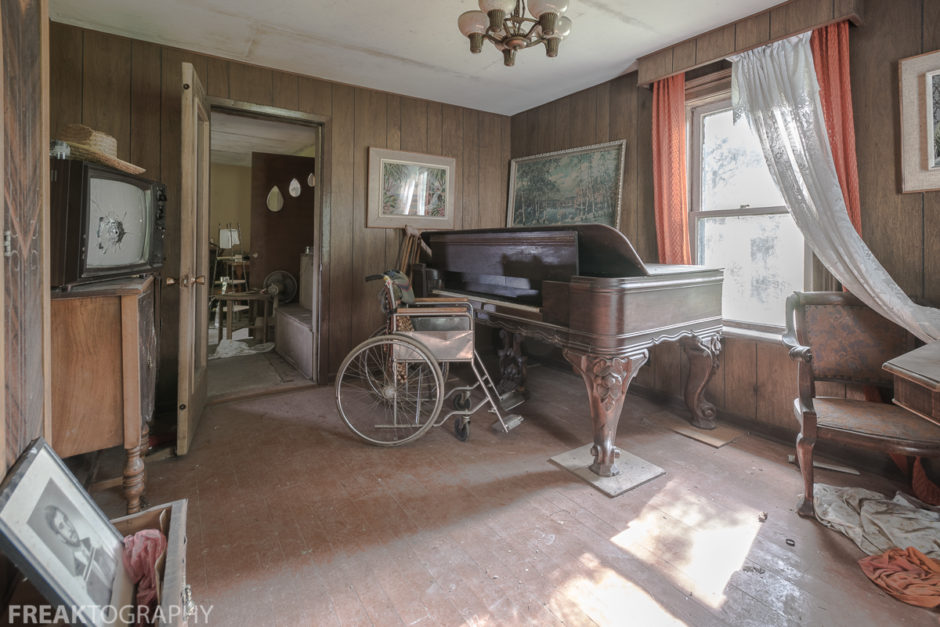 Dining area in the perfectly preserved abandoned time capsule house. Urban Exploring Gallery of a Perfectly Preserved Abandoned Time Capsule House in Ontario, Canada by Freaktography. Canadian Urban Exploration Photographer