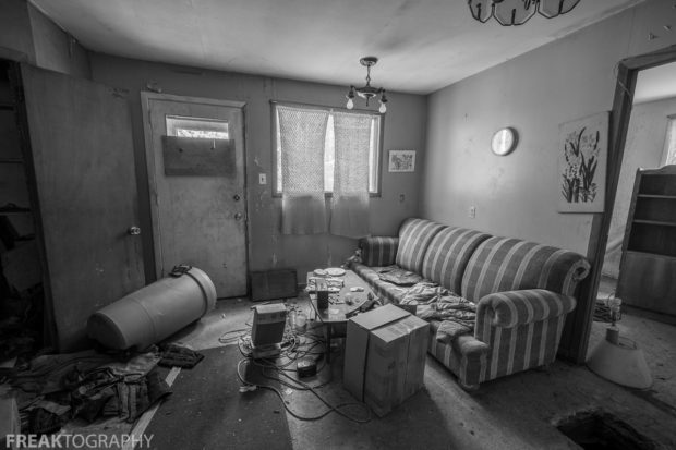 Living Room in the perfectly preserved abandoned time capsule house. Urban Exploring Gallery of a Perfectly Preserved Abandoned Time Capsule House in Ontario, Canada by Freaktography. Canadian Urban Exploration Photographer