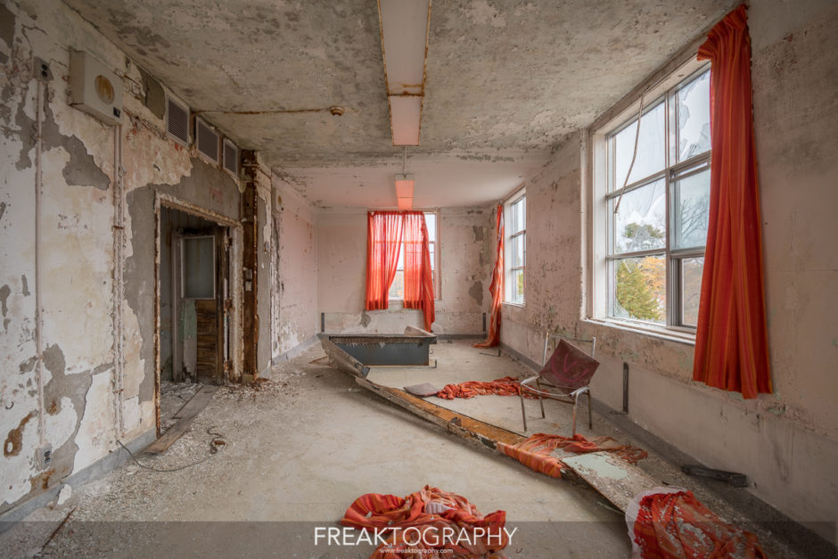 Urban Exploring and Abandoned Photography by Freaktography, Urban Exploring Photography enthusiast from Ontario Canada