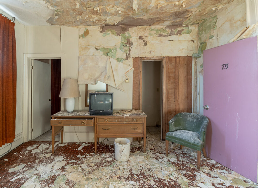 Abandoned Hotel  Room Decay