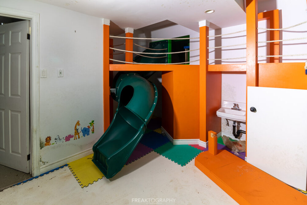 Abandoned Party Mansion Kids Oasis