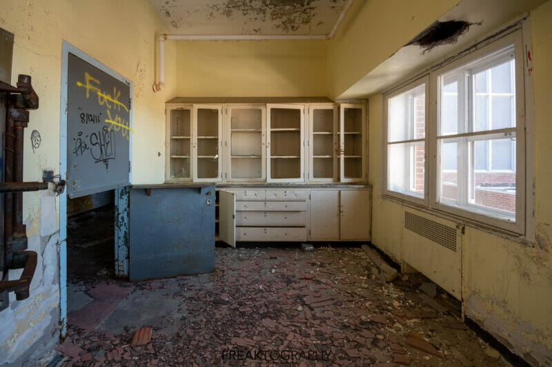 abandoned rochester psychiatric hospital urbex