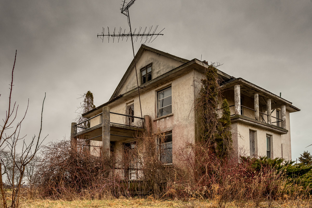classic ontario abandoned house