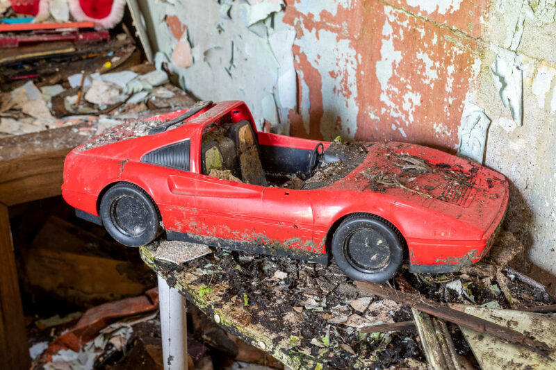 abandoned house of retro toys 2020