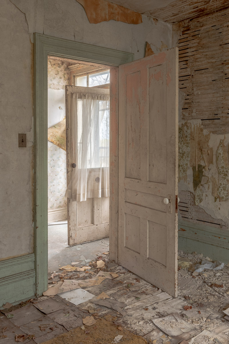 classic abandoned farmhouse photography