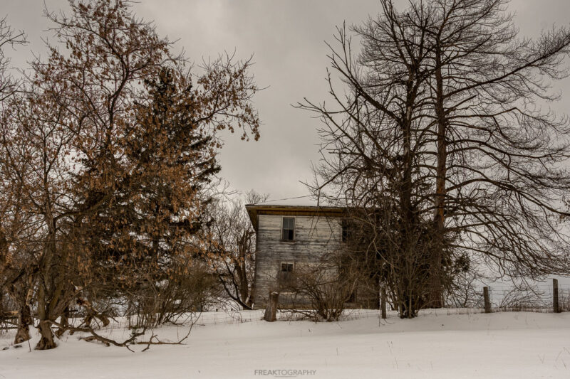 exploring abandoned ontario farmhouse