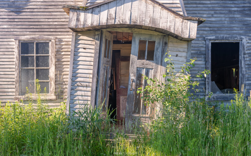 abandoned ghost town details