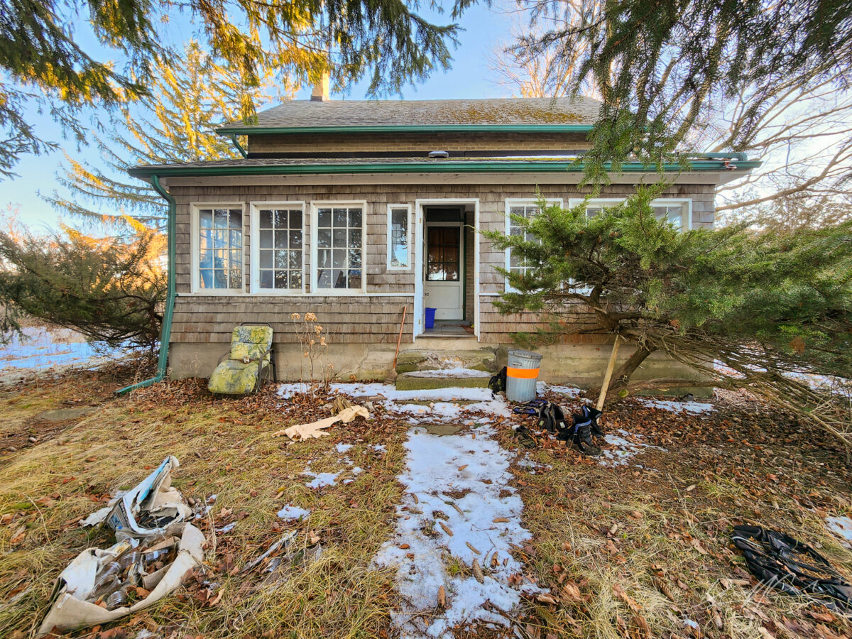 MYSTERIOUS Abandoned House EVERYTHING Left Behind