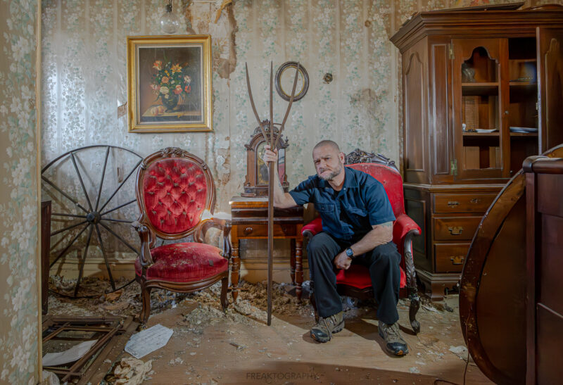 200-Year-Old abandoned house Filled with Antiques