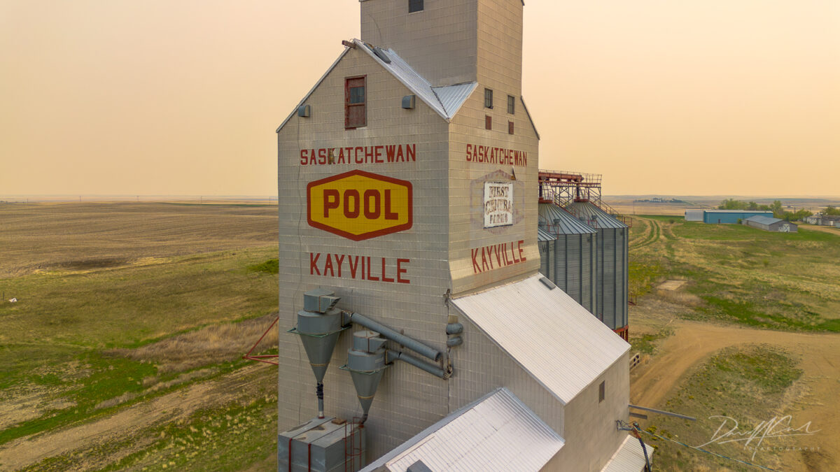 Kayville is known to be one of many ghost towns in the province of Saskatchewan because all buildings, schools and most of the homesteads are vacant and no one lives there anymore.