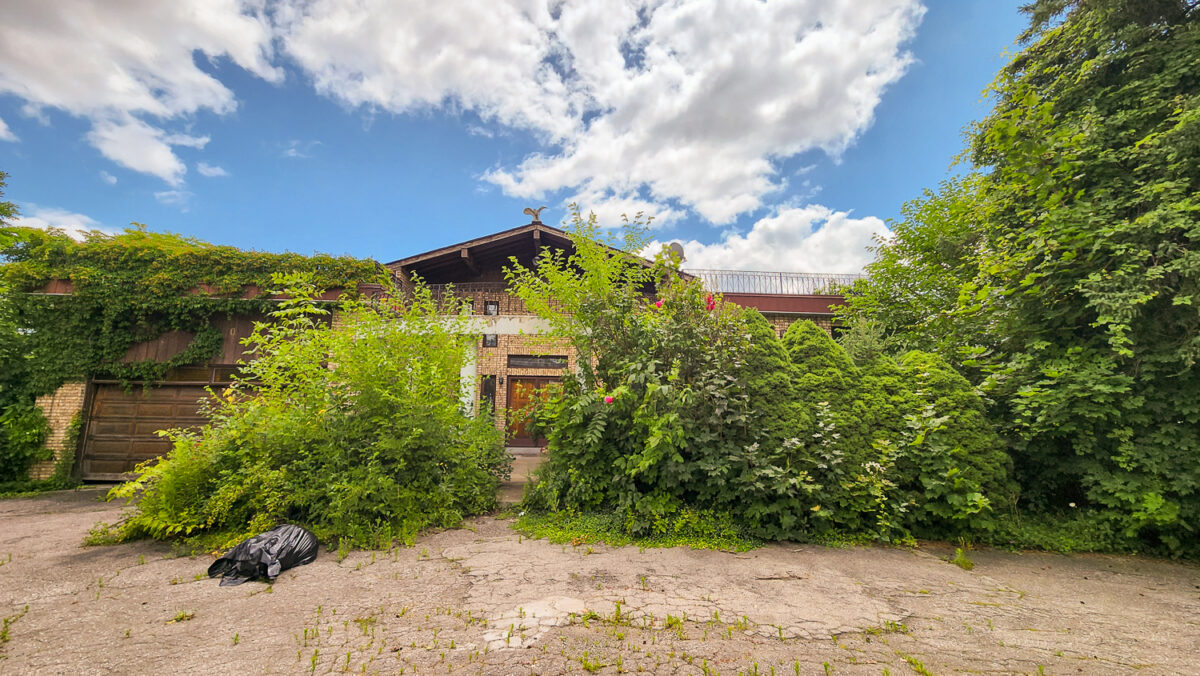 Exploring Pee Wee Hermans Forgotten Abandoned Canadian Home