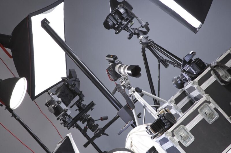 How to Use Natural and Artificial Lighting in Photography