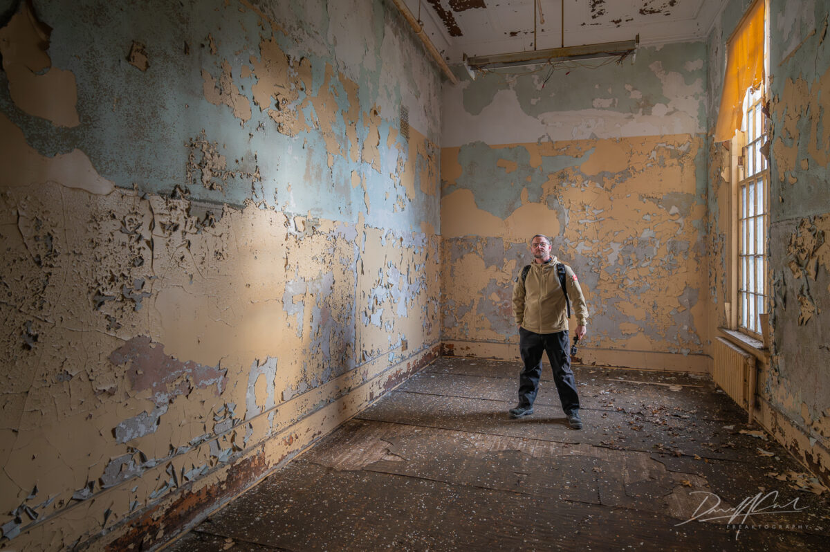 freaktography asylum self portrait 2025