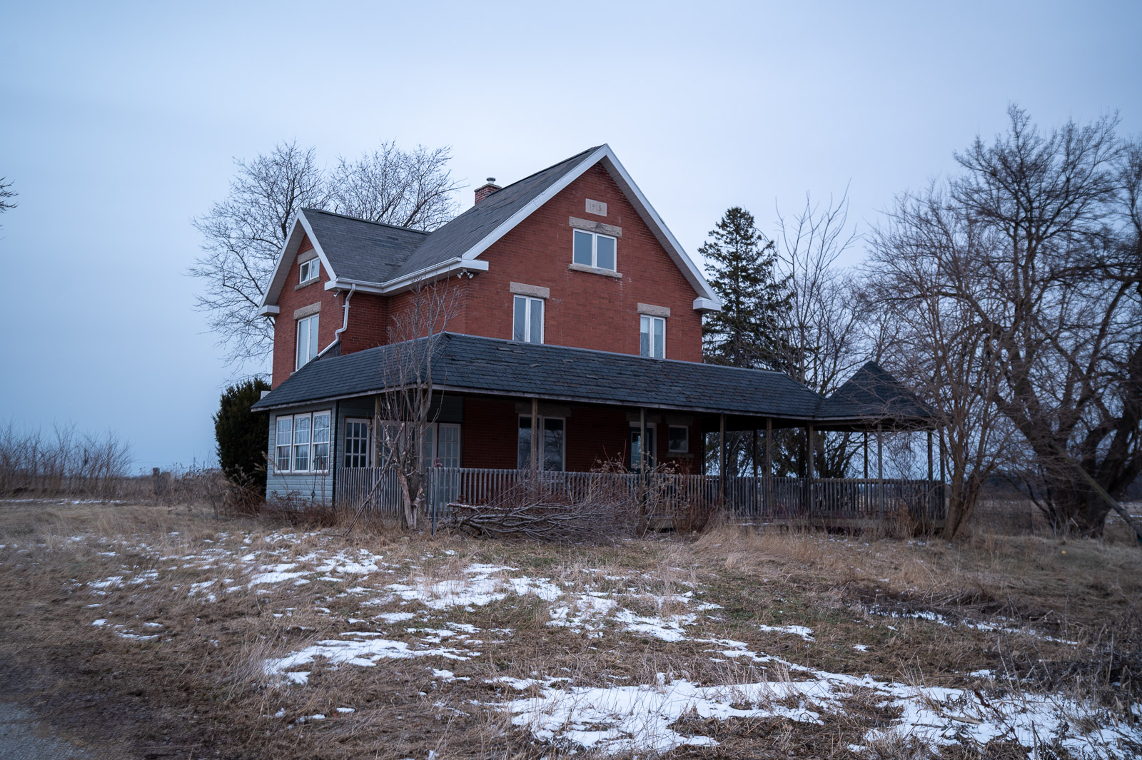 Abandoned 1915 Farmhouse – Trafalgar Road, Milton, Ontario
