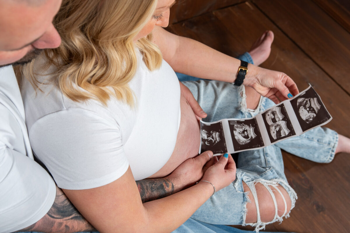 rachel and james Maternity Photoshoot Burlington