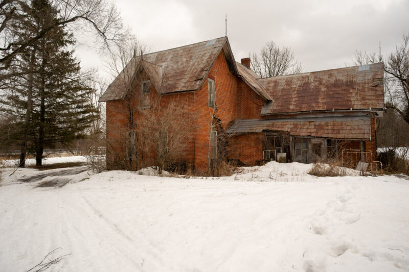 This Abandoned House Is a Perfect Time Capsule